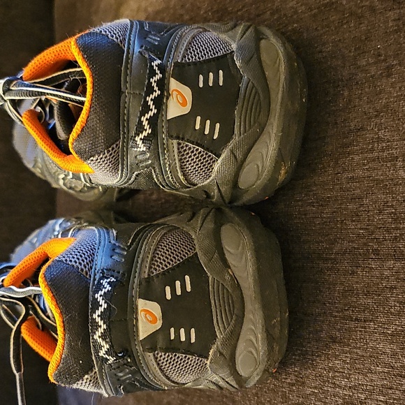 Men's Aasics Gel Venture 3 Running Shoes - Picture 10 of 10